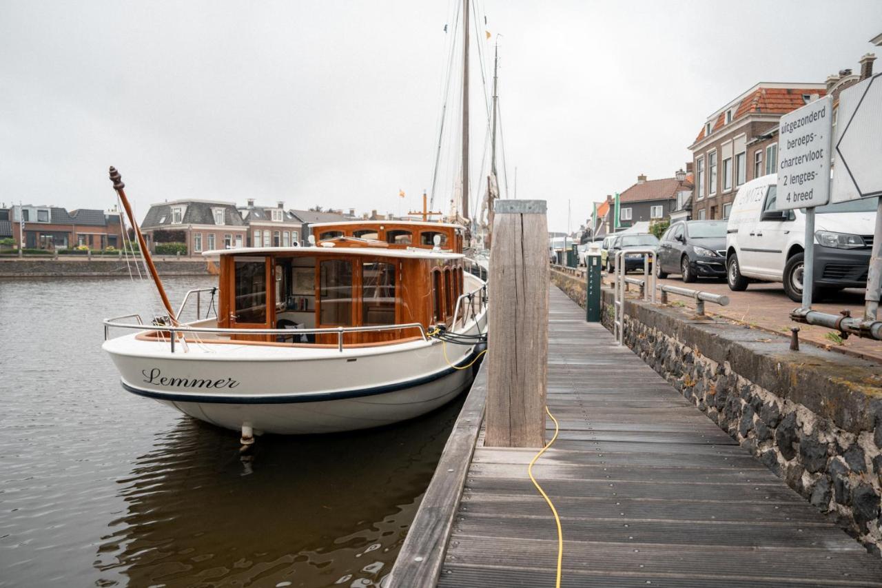 Huis Aan De Haven Lemmer Exterior photo